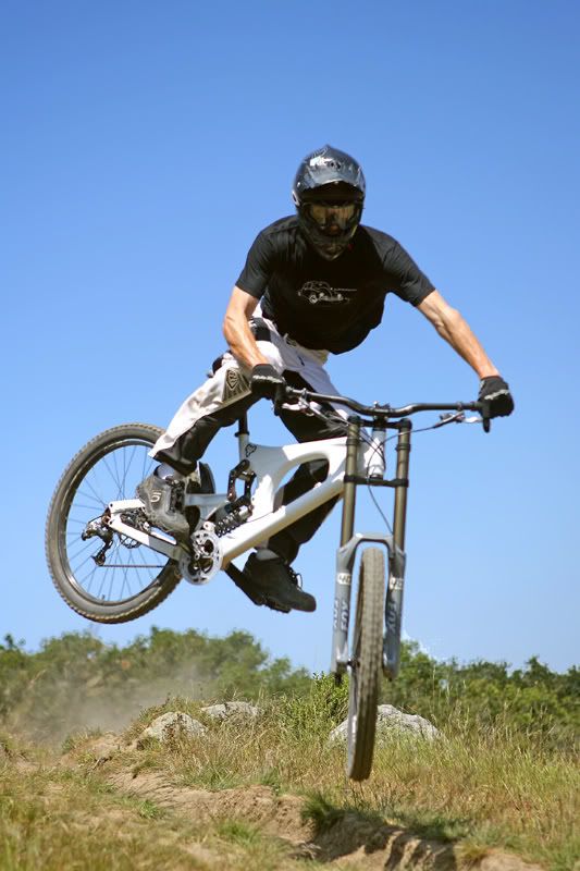 IMAGE: http://i89.photobucket.com/albums/k206/downhillnews/Furbs2XLGcolorsm.jpg