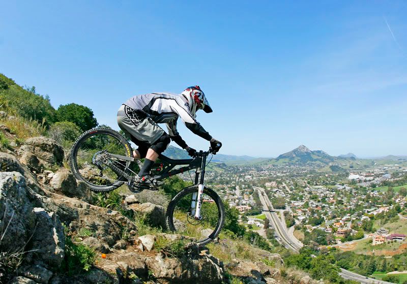 IMAGE: http://i89.photobucket.com/albums/k206/downhillnews/Gordon3SM.jpg