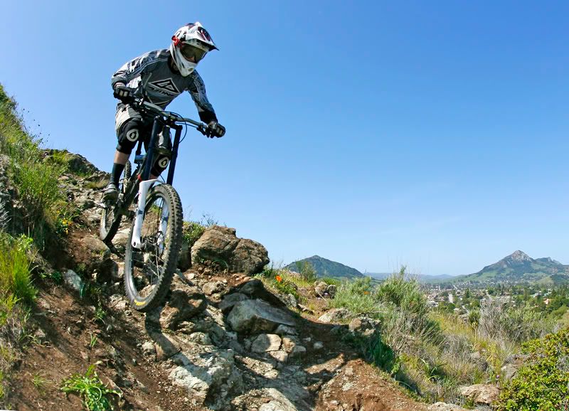 IMAGE: http://i89.photobucket.com/albums/k206/downhillnews/Gordon7SM.jpg