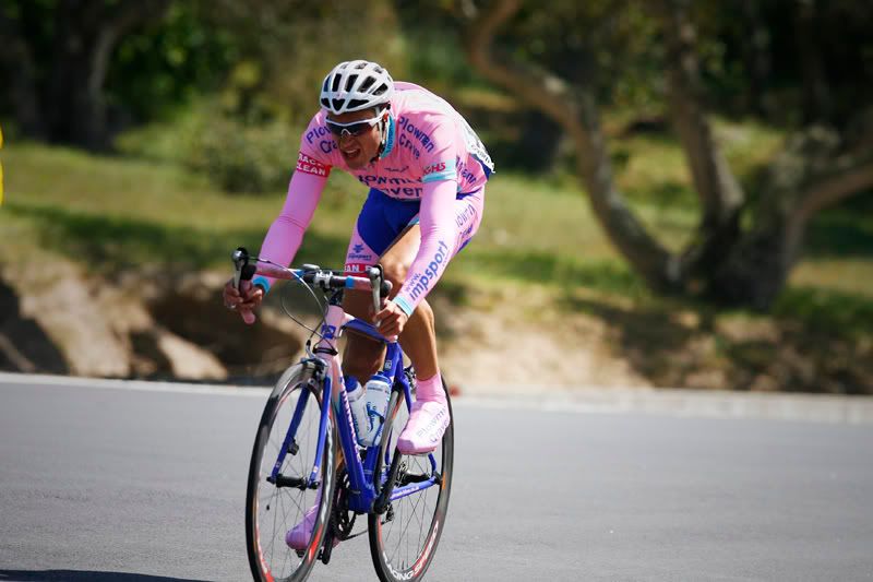 IMAGE: http://i89.photobucket.com/albums/k206/downhillnews/Pinn1sm.jpg