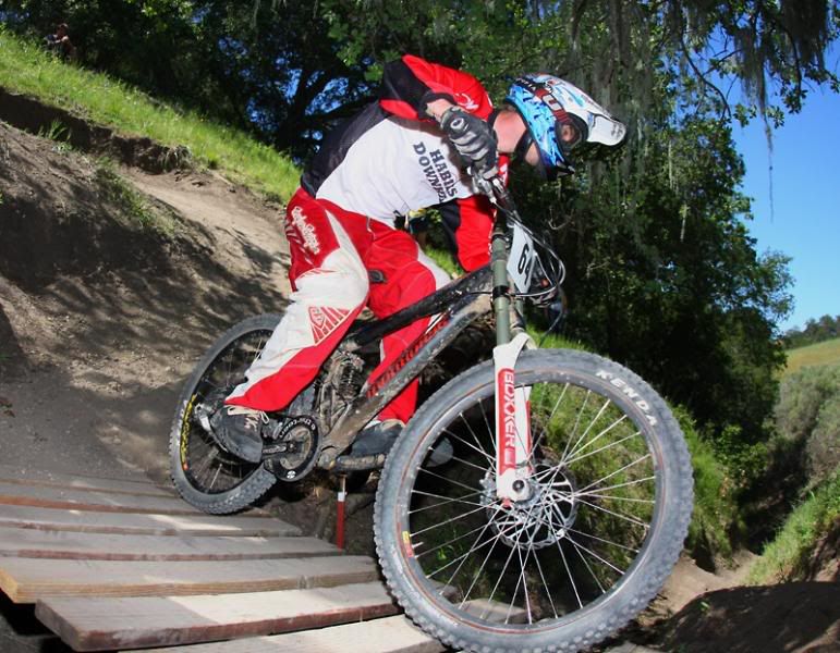 IMAGE: http://i89.photobucket.com/albums/k206/downhillnews/SGDC2Jenn.jpg