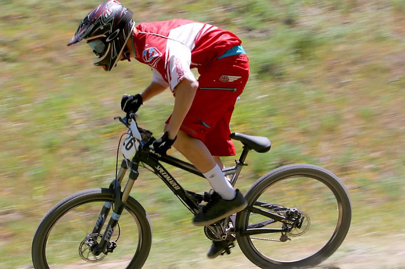 IMAGE: http://i89.photobucket.com/albums/k206/downhillnews/SGDC4Ian.jpg