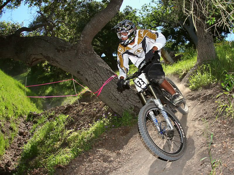 IMAGE: http://i89.photobucket.com/albums/k206/downhillnews/SGDC4Jenn.jpg