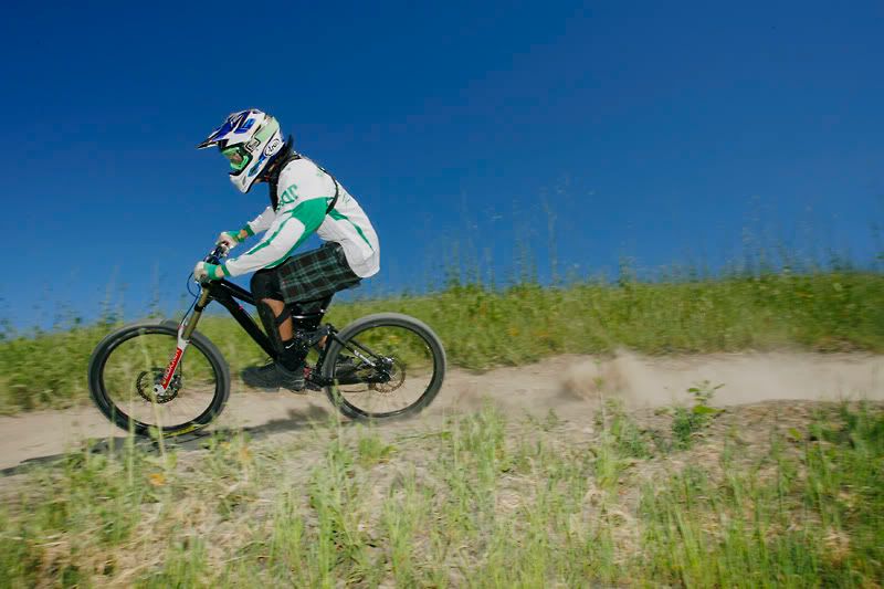 IMAGE: http://i89.photobucket.com/albums/k206/downhillnews/SGDC8Ian.jpg