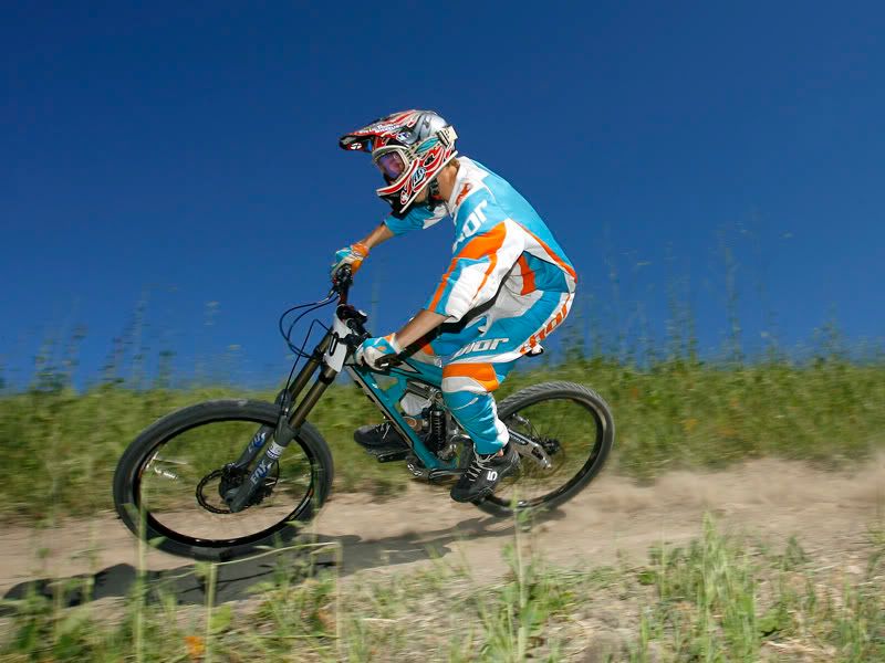 IMAGE: http://i89.photobucket.com/albums/k206/downhillnews/TJsm.jpg