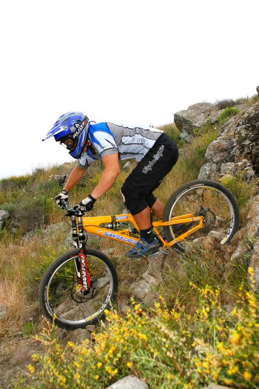 IMAGE: http://i89.photobucket.com/albums/k206/downhillnews/V101.jpg