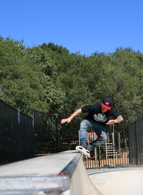 IMAGE: http://i89.photobucket.com/albums/k206/downhillnews/Z1.jpg