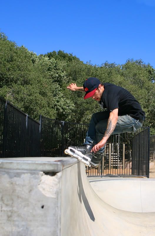 IMAGE: http://i89.photobucket.com/albums/k206/downhillnews/Z2.jpg