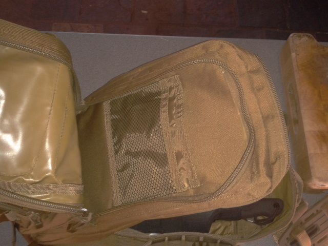 backpack008.jpg