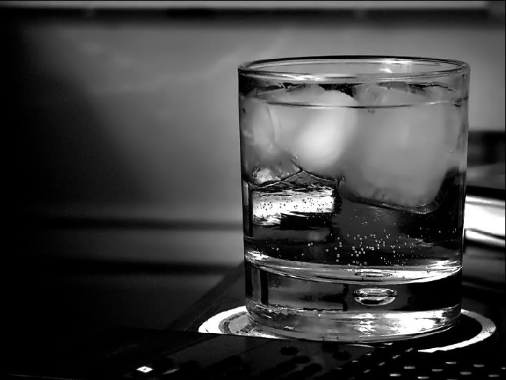 IMAGE: http://i89.photobucket.com/albums/k214/alexR931/glass3.jpg