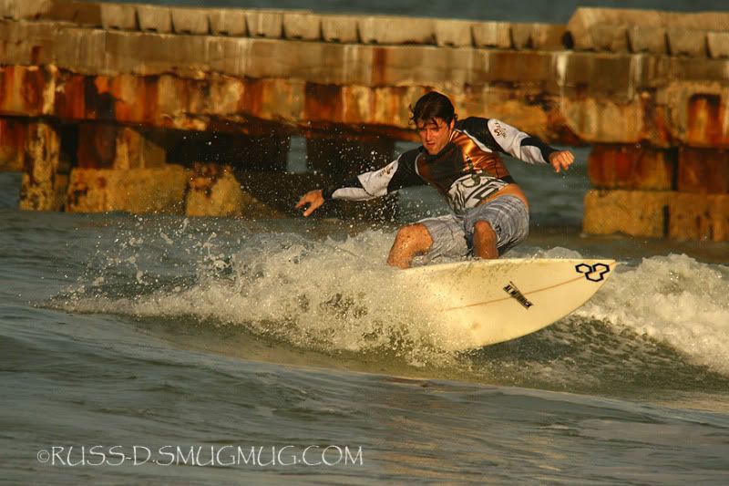 IMAGE: http://i89.photobucket.com/albums/k215/RUSS-D/10%2025%2009%20Twin%20Piers/IMG_5619.jpg