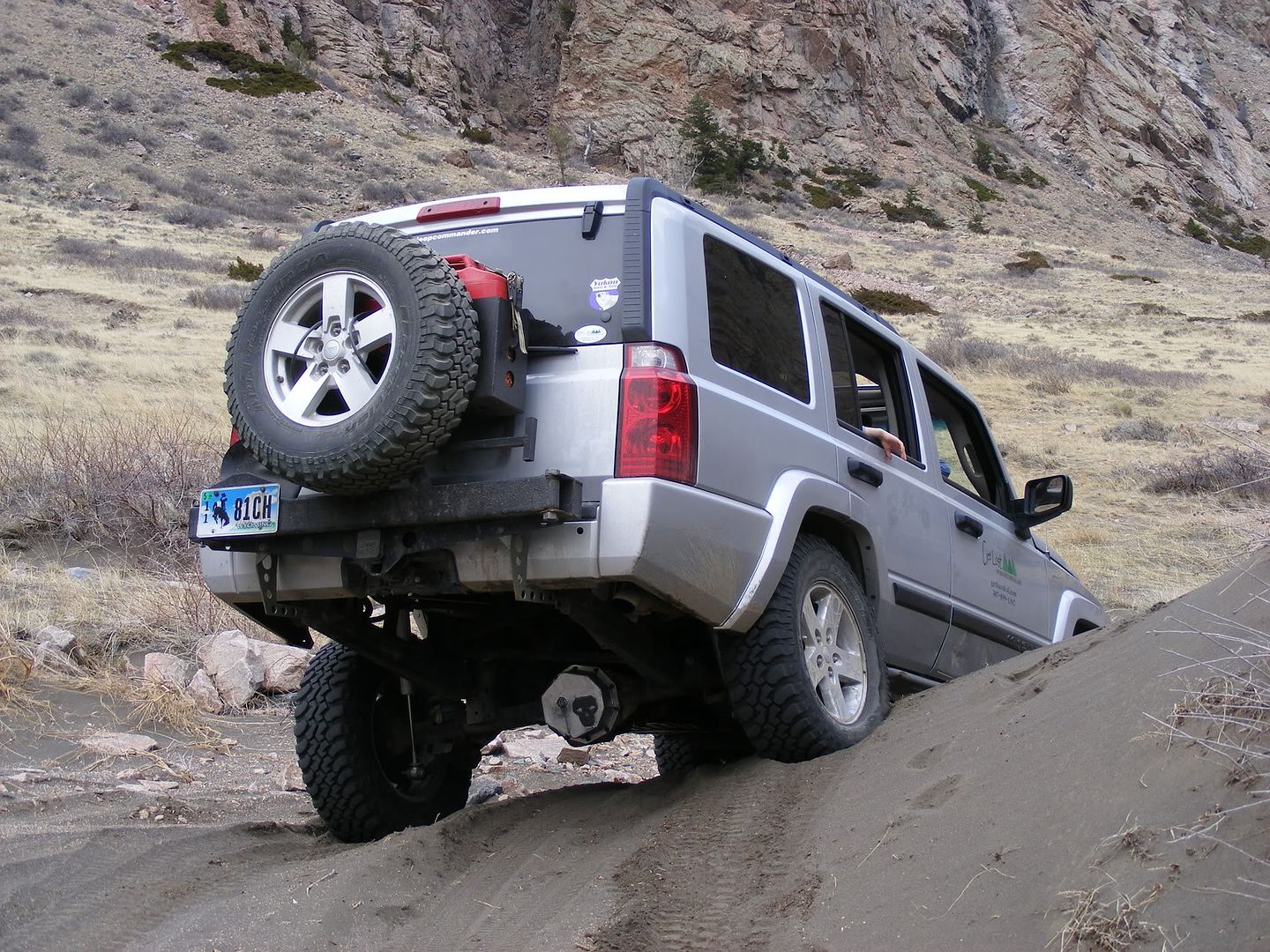 How to remove jeep wj rear bumper #4