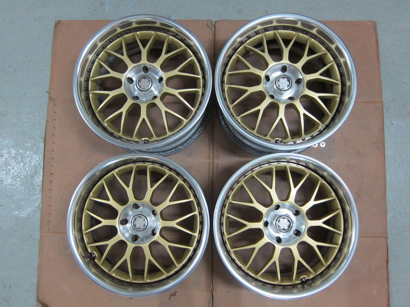 http://i89.photobucket.com/albums/k217/Rexchris66/JDM%20Wheelssssssss%202/Advan%20Siena%20II%20-%2023%20Jul%202013/IMG_4130_zpsa256a0a7.jpg