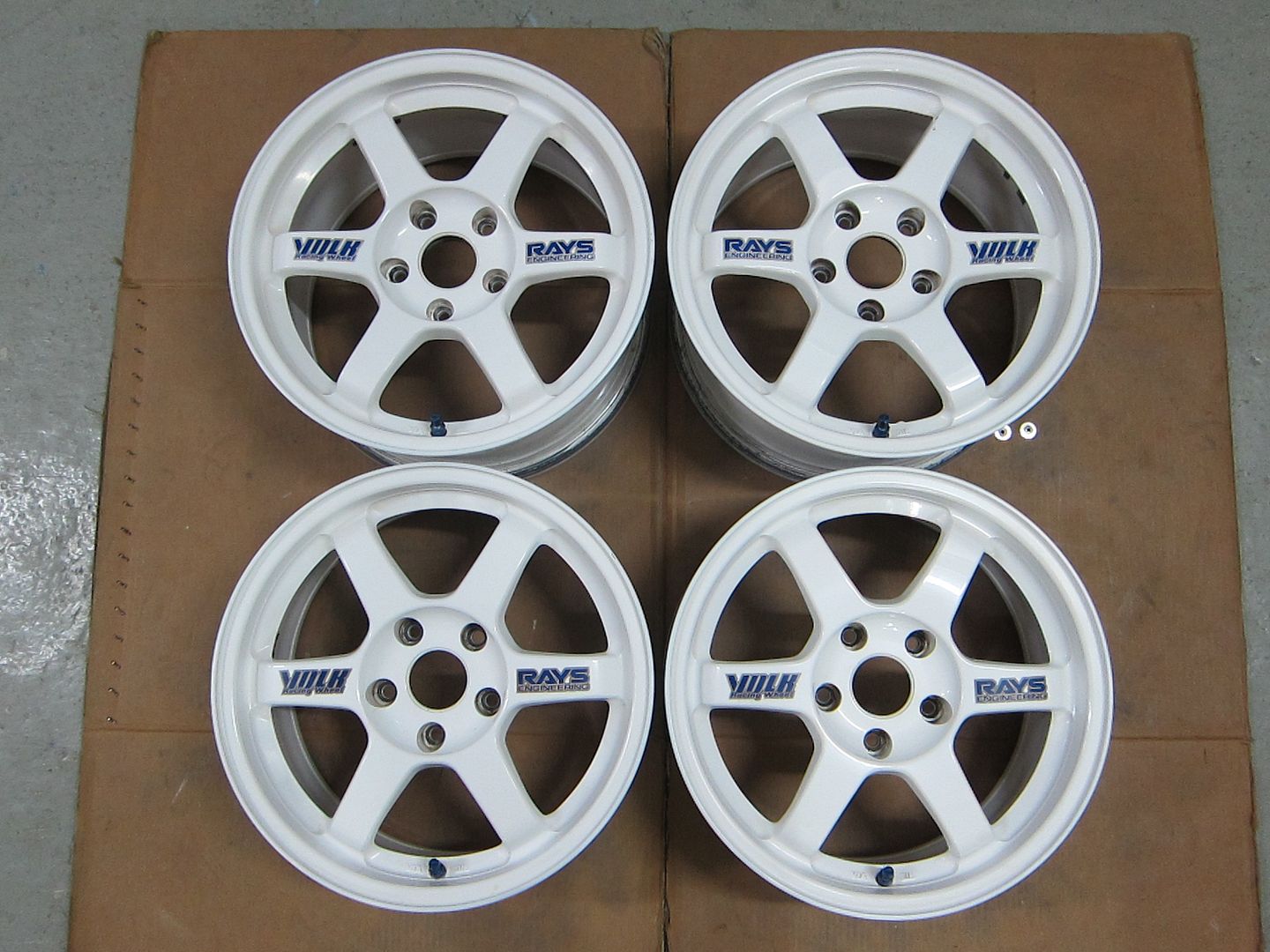 http://i89.photobucket.com/albums/k217/Rexchris66/JDM%20Wheelssssssss%202/Volks%20TE37%20-%2023%20Jul%202013/1_zpsc1943620.jpg