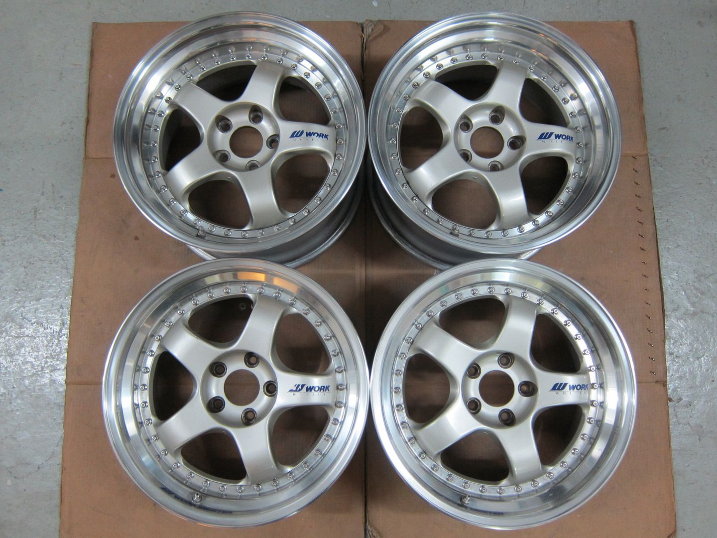 http://i89.photobucket.com/albums/k217/Rexchris66/JDM%20Wheelssssssss%202/Work%20S1%203%20Pieces%20-%2027%20Jun%202013/IMG_3560_zps0e7b1d04.jpg