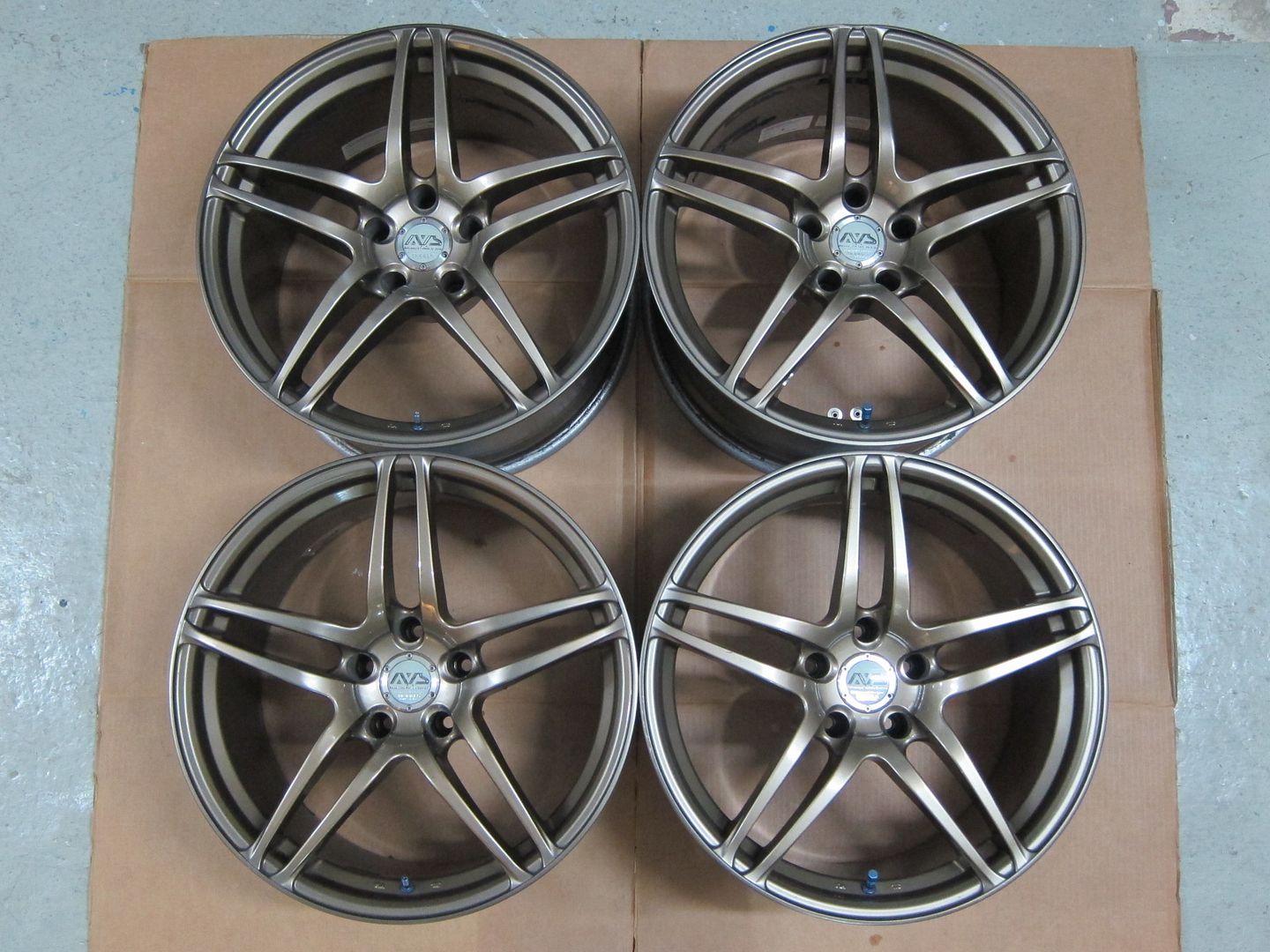 http://i89.photobucket.com/albums/k217/Rexchris66/JDM%20Wheelsssssssss%203/AVS%20Model%205%20-%2021%20Nov%202013/IMG_7440_zps375b607e.jpg
