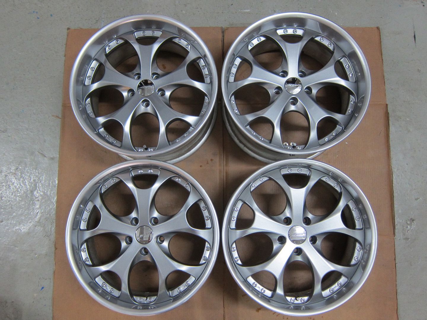 http://i89.photobucket.com/albums/k217/Rexchris66/JDM%20Wheelsssssssss%203/TrafficStar%20EXE2%20-%2030%20Dec%202013/IMG_9060_zps845f36df.jpg