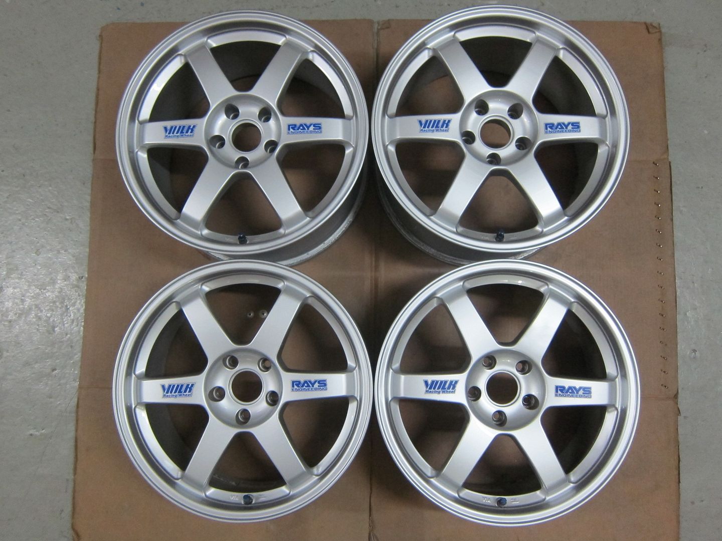 http://i89.photobucket.com/albums/k217/Rexchris66/JDM%20Wheelsssssssss%203/Volks%20TE37_Silver%20-%202%20July%202014/IMG_5543_zps64bcd19f.jpg