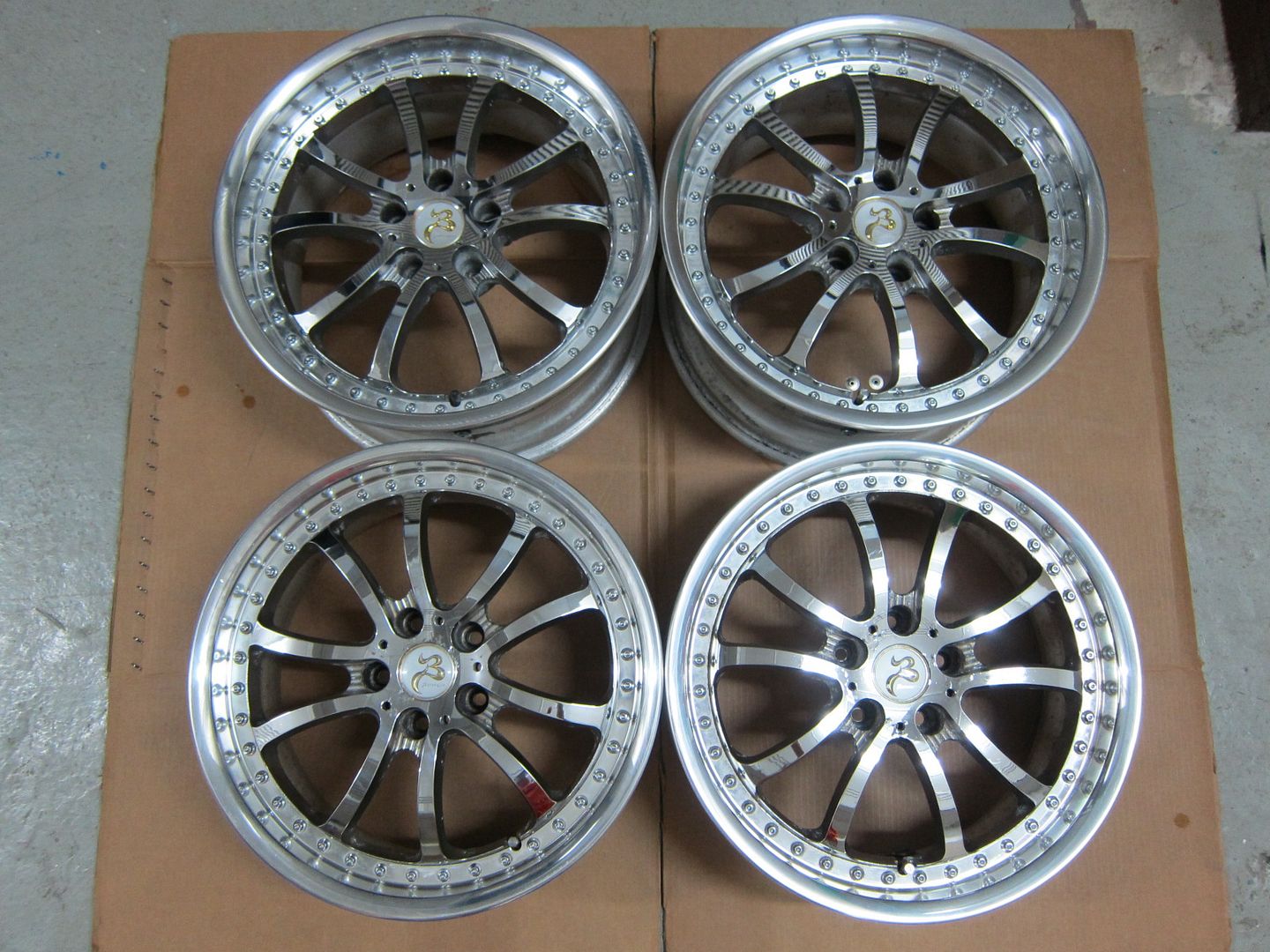 http://i89.photobucket.com/albums/k217/Rexchris66/JDM%20Wheelsssssssss%203/Work%20Bersaglio%20-%205%20Sept%202013/IMG_5596_zps858a3c49.jpg