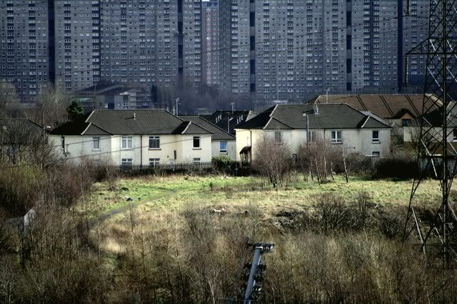 IMAGE: http://i89.photobucket.com/albums/k222/loosecanon_2006/DPP_0004.jpg