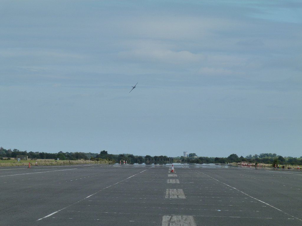 http://i89.photobucket.com/albums/k227/ramc181/Alconbury/Vulcan%2025-9-14/P1040558.jpg