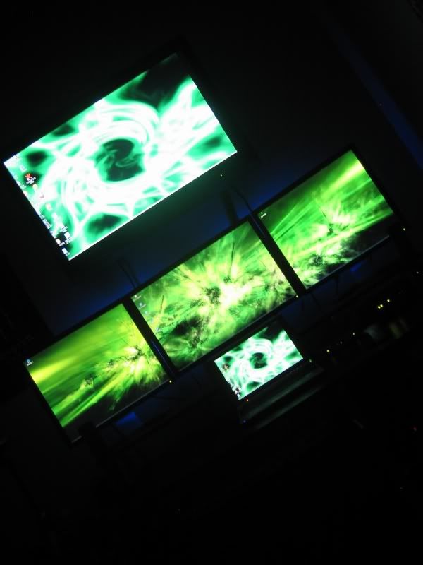 screenswithlaptop.jpg